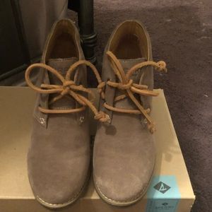 Sperry Shoes in size 6